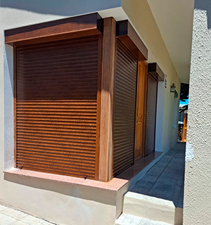 Cortinas de enrollar marron